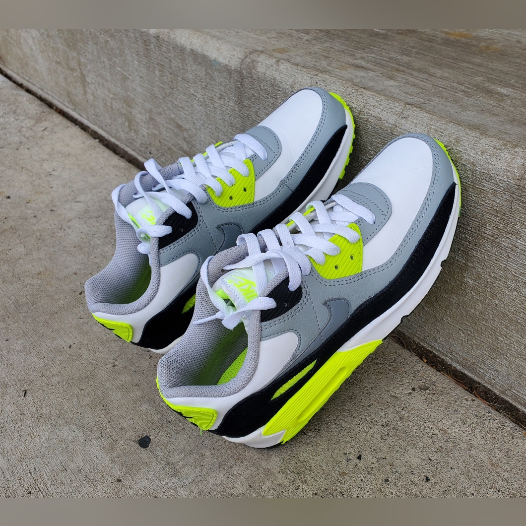 Brand New Nike Air Max 90 Og Volt Cd6864101